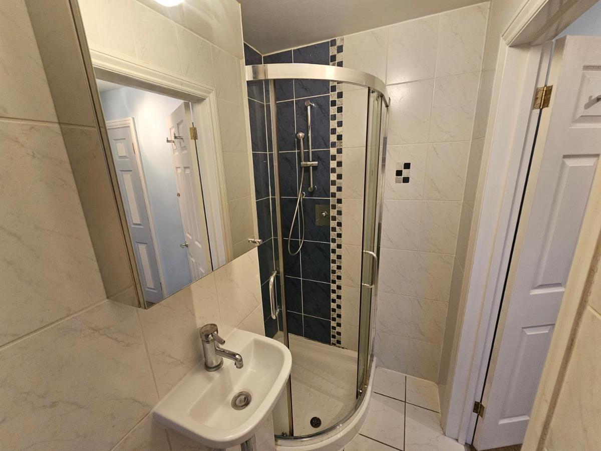 Large 4 Bedrooms Golders Green Londýn Exteriér fotografie