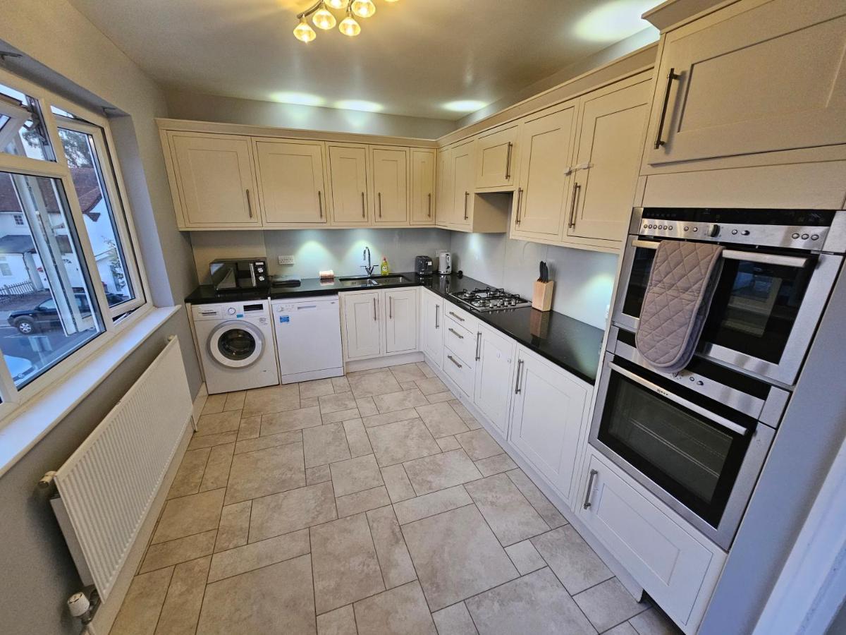 Large 4 Bedrooms Golders Green Londýn Exteriér fotografie