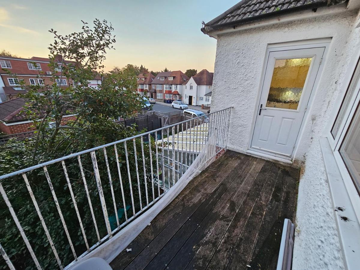 Large 4 Bedrooms Golders Green Londýn Exteriér fotografie